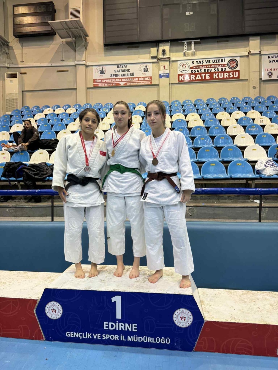 Отлично представяне на Джудо клуб “Топалов“ на турнира в Одрин