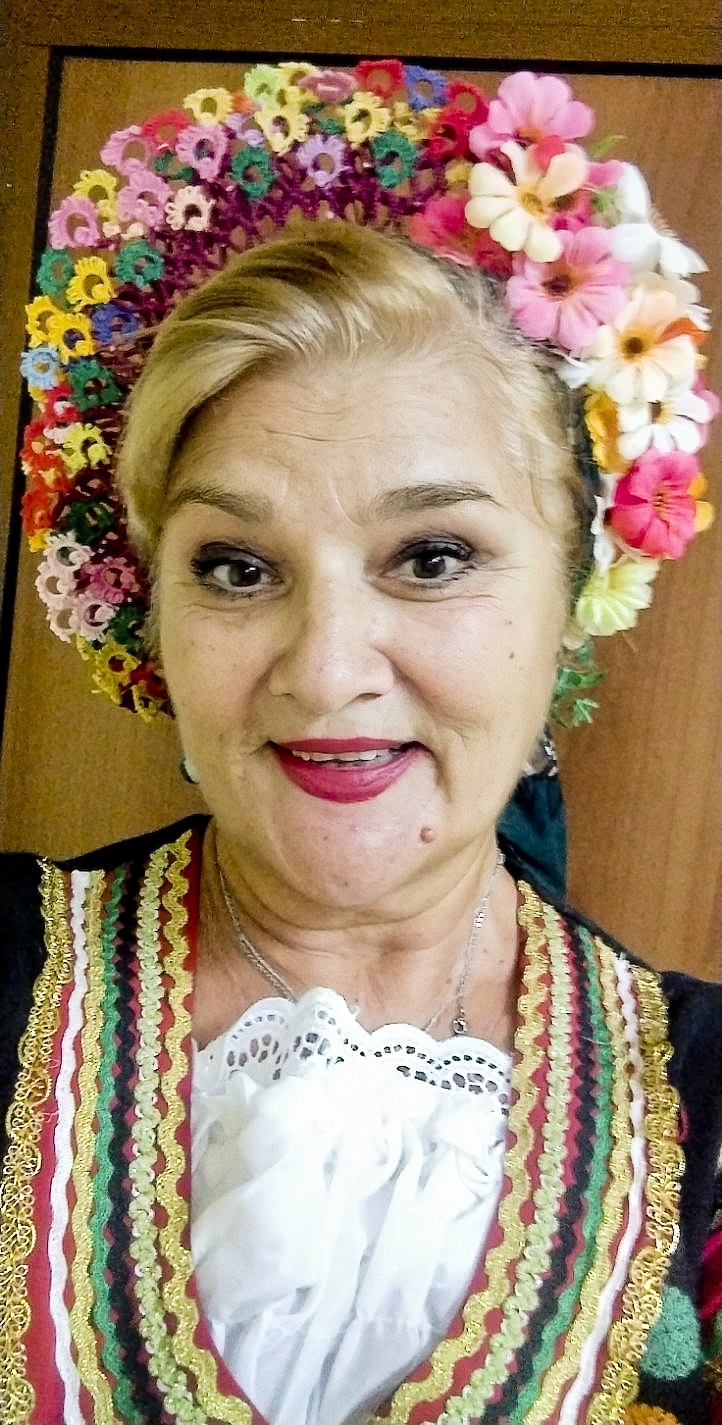 Иванка Паунова: След 40 години в ансамбъл „Пазарджик“ си тръгнах без едно “Благодаря“!