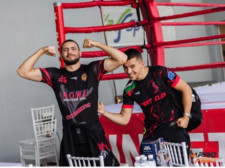 За световното по кикбокс в Абу Даби летят златни кикбоксьори на “Спартак Пазарджик“