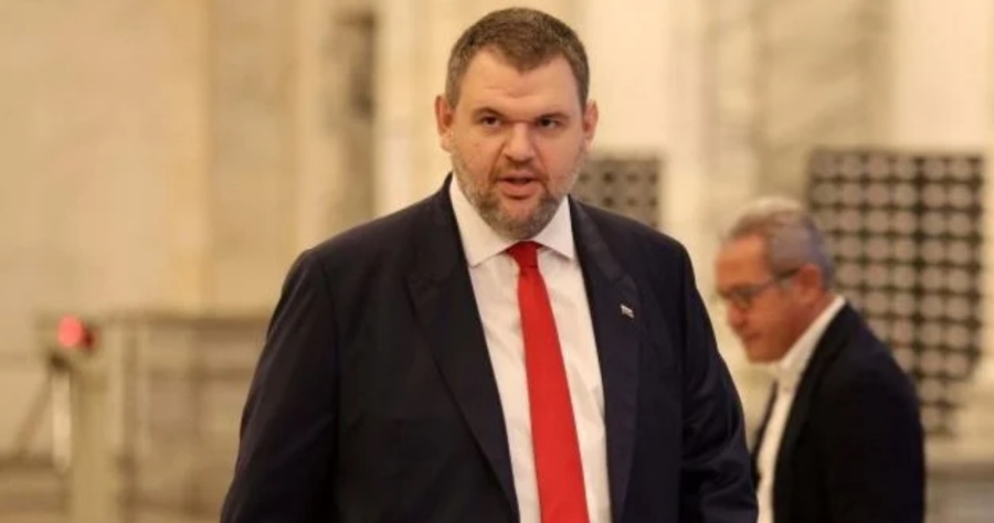 Делян Пеевски призова кметовете и общинските съветници от ДПС: Не пипайте местните данъци и такси една година!