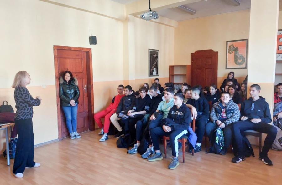 Обучение за превенция на рисково сексуално поведение и СПИ в СУ „Александър Иванов – Чапай“, град Белово