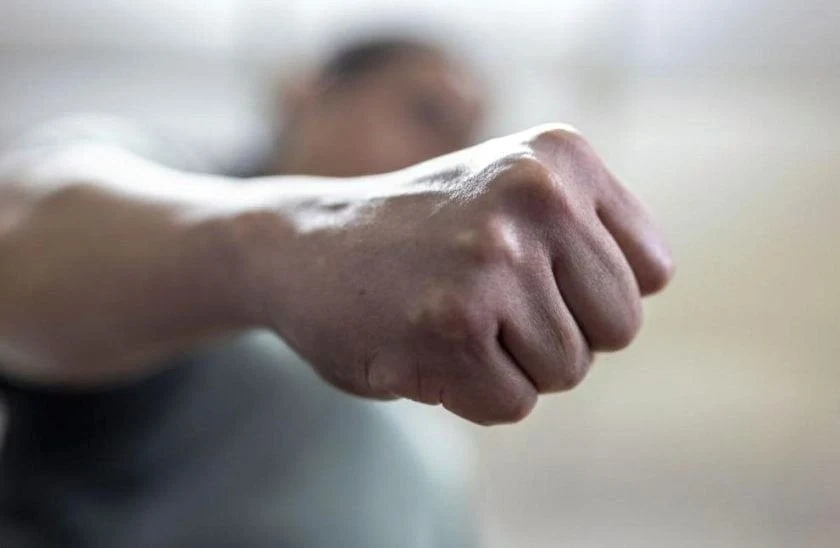 Само за 24 часа, в Септември и Ветрен, двама бащи сигнализирали за насилие, упражнено от синовете им