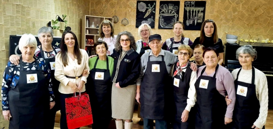 Кулинарна „Лъжица щастие“ чрез вкус заразява с надежда