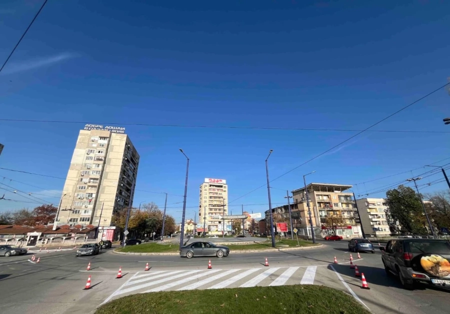 ТИР и учебна кола се блъснаха на кръговото при моста Марица в Пазарджик
