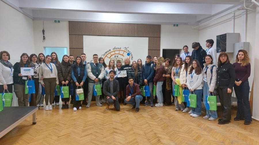 „Как да намалим въглеродния отпечатък в общината?“ предлагаха ученици на хекатон в Панагюрище