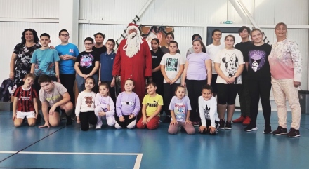 Много деца и техните родители се включиха в традиционния Коледен турнир на Бадминтон клуб “Георги Бенковски“ в Пазарджик