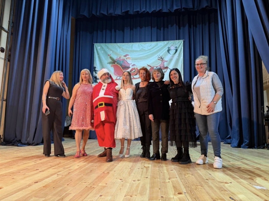  Коледна магия и Доброто събраха велинградчани около Ивана Николова