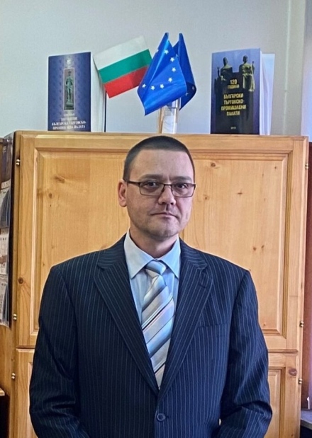 Георги Стоилов, БТПП-Пазарджик: Светли коледни празници и щастлива Нова 2026 година!