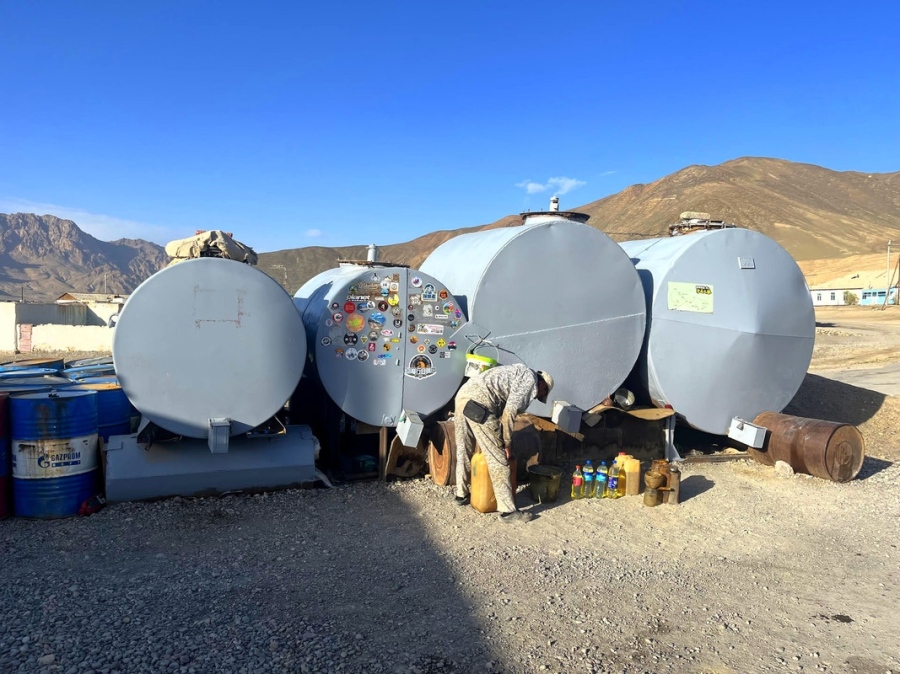 Мотопътешествието на Владич /8/: Бензинови неволи в Таджикистан