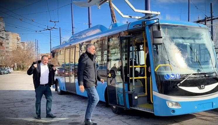 Първите 3 електробуса пристигнаха днес в Пазарджик