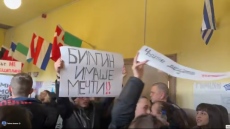 След самоубийството на 18-годишния Билгин: Ученици и родители искат оставки /ВИДЕО