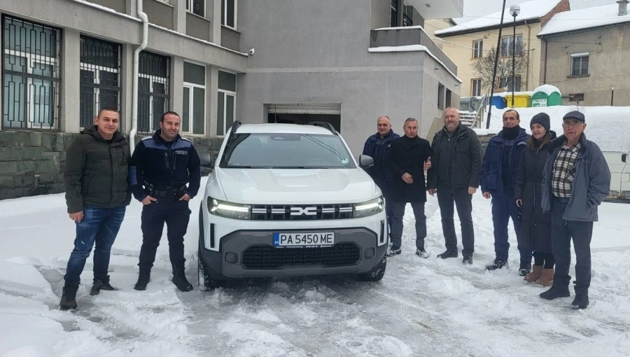 Нов автомобил дари на полицейския участък Община Батак