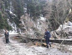 Пътят Велинград-Сърница ще остане затворен до пълното му обезопасяване