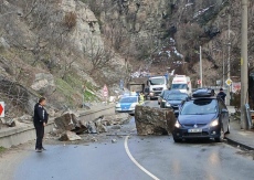 Възстановено е движението по пътя Варвара-Велинград