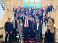 Делян Пеевски се срещна с младежи от Пазарджик 