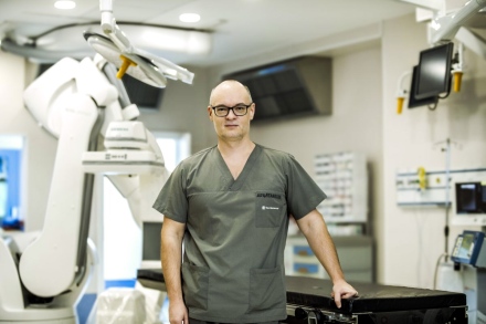 Доц. д-р Бойко Атанасов, Лекар на 2025 г. на „Уни Хоспитал“:  Добър хирург е този, който намира баланса между умения, технологии, човечност… и пълна отдаденост