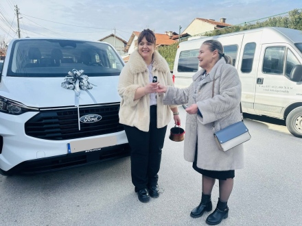 Нов специализиран микробус за Дневен център “Дъга“ в Панагюрище