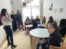 В Пазарджик: Ученици от ПГИМ посетиха Комплекса за социални услуги за деца и семейства