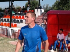 Пазарджишките съветници решиха: “Валентин Карагьозов“ ще се казва игрището на ДФК “Орлета“ 