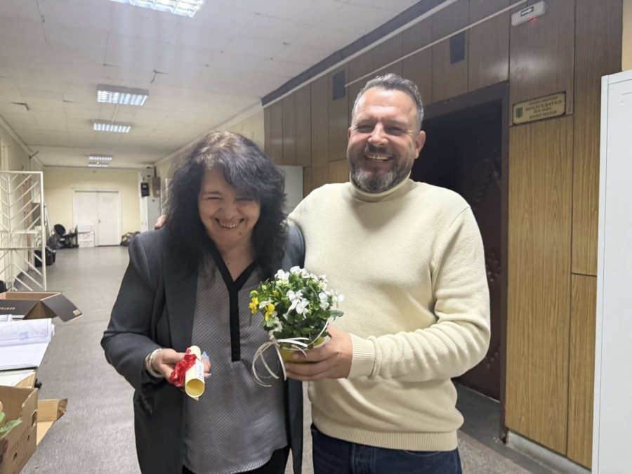 Подранила осмомартенска изненада от кмета на община Ракитово Георги Холянов