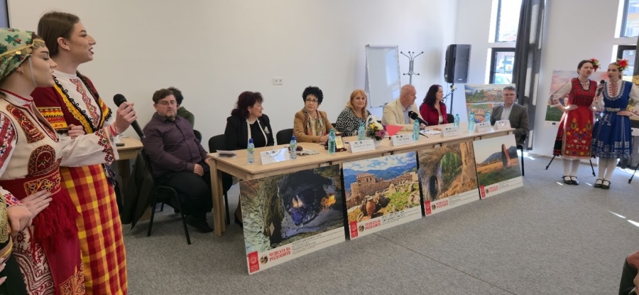 Младежката академия „Чудесата на България“ събра ученици от всички пещерски училища и водещи експерти