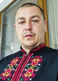 Диригентът на хора на ансамбъл „Пазарджик“ Явор Тасков:  Човекът зад пулта рисува с ръцете и гласовете чувството на композитора