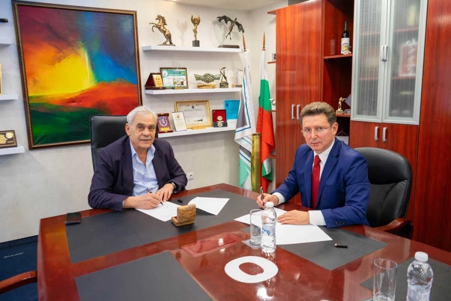 „ОПТИКС“ АД подкрепя културата, образованието и спорта в община Стрелча с 10 000 евро