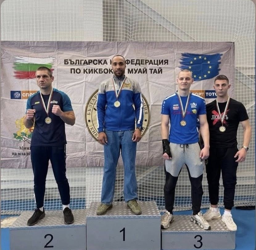 Двама състезатели от ракитовския СК „Алфа“ - на почетната стълбица в най-голямото държавно първенство