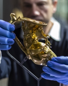 Златното съкровище се завърна в Панагюрище с подкрепата на “Асарел Медет“ АД