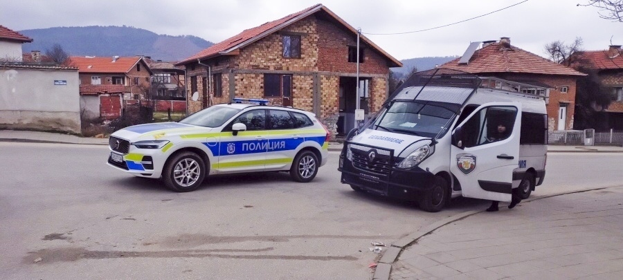 Поредна полицейска операция - две преписки за търговия с гласове и разкрити 12 престъпления