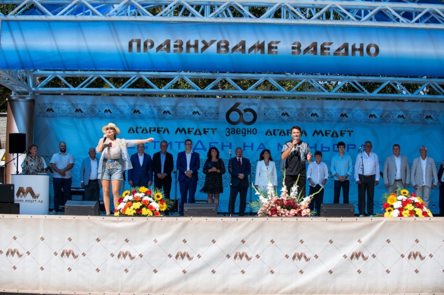 Михаил Белчев написа фирмената песен на „Асарел-Медет“ и твори с наши земляци 