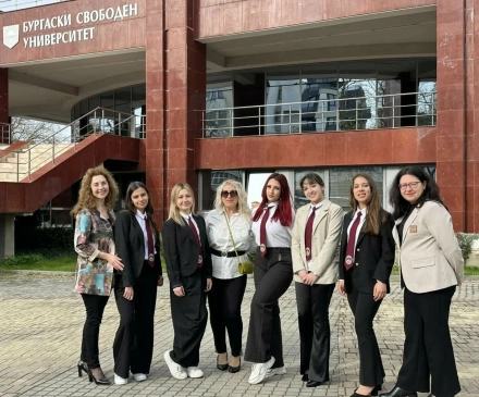 Вдъхновяващ успех на Професионалната гимназия по икономика и мениджмънт в Пазарджик на международна конференция в Бургаския университет