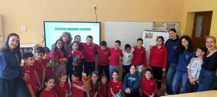 Сътрудничество и споделено учене в еко урок с младши посланици на ЕП в Пазарджик