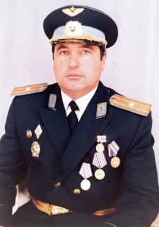 Първият пряк командир и инструктор на Румен Радев е от Септември