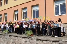 Тържествено отпразнуваха 24 май в СУ “Кирил и Методий“ в Нова махала - почетоха и паметта на Белгин