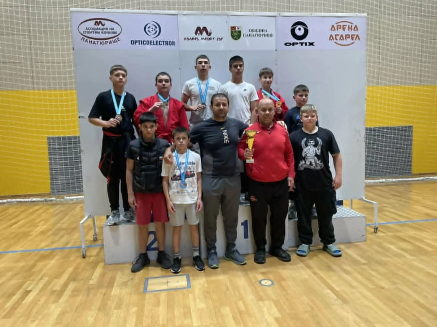 Пазарджишките самбисти с отборна титла и куп медали от държавния личен шампионат