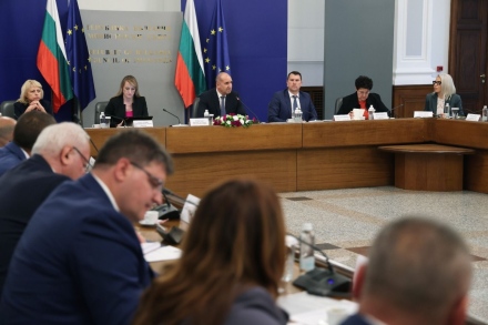 Бърза реакция при бедствия и привличане на инвестиции очаква от областните управители премиерът Радев