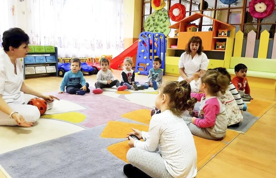 Местата в детските ясли са намалели, но децата също са по-малко