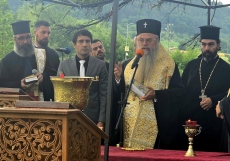 Положиха първия камък на параклис в МБАЛ „Уни Хоспитал“, дядо Николай уважи събитието
