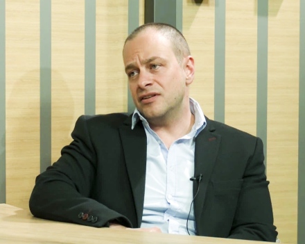 Пазарджишкият психолог Георги Млеканов: Да научим децата да различават популярността от стойността в мрежата