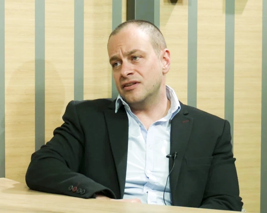 Пазарджишкият психолог Георги Млеканов: Да научим децата да различават популярността от стойността в мрежата