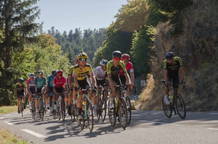 Екипи на КАТ и 3 полицейски управления се включват в охраната на Tour de France, въведена е временна организацияна движението в Пещера