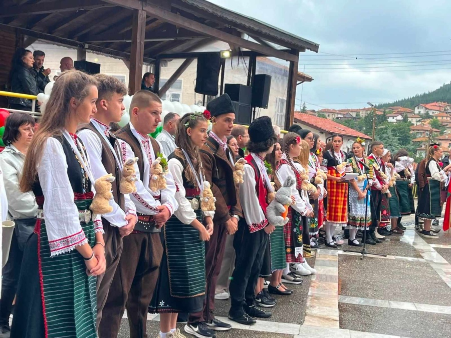 На Празника на набора се виха хора на 8 ката до 2 часа след полунощ