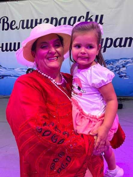 Мичона подари музикален празник на родния си град, пя песни, посветени на Велинград