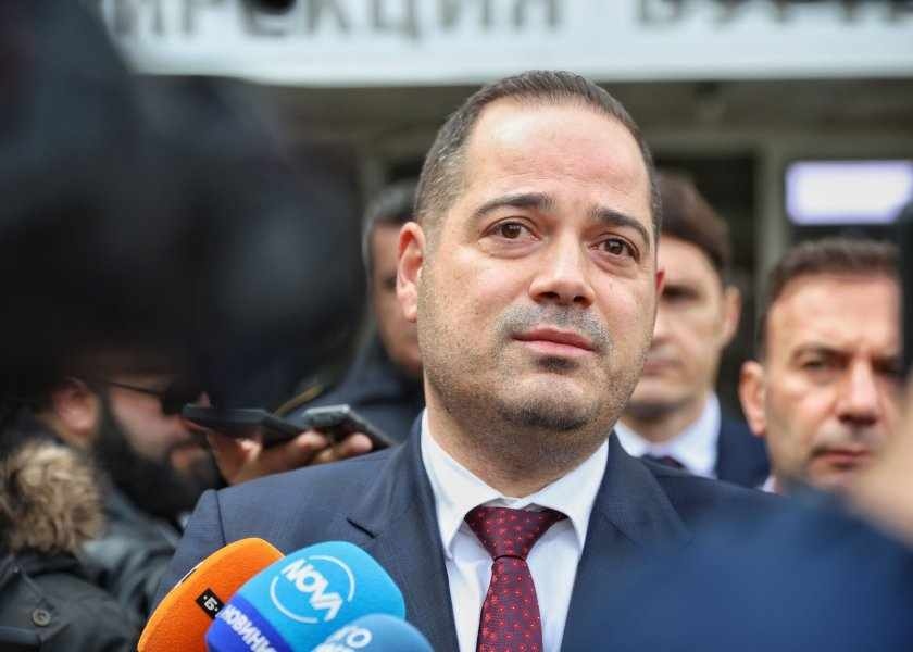 Калин Стоянов: И 126 години да работи един човек, не може да си купи 411 имота