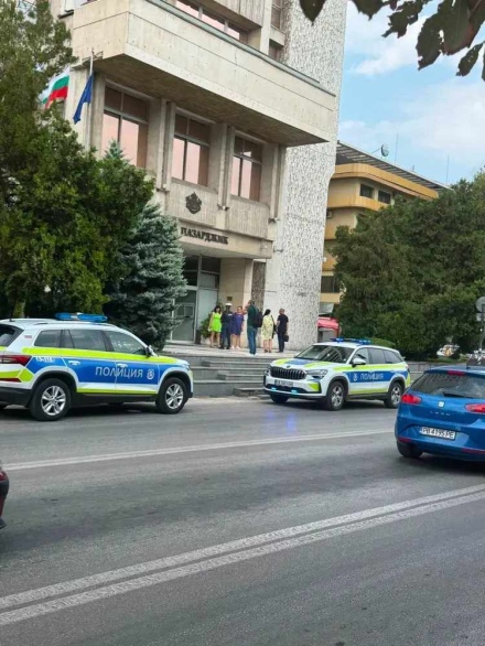 Само за няколко часа се разбра кой е подал сигнала за бомба в сградата на Община Пазарджик