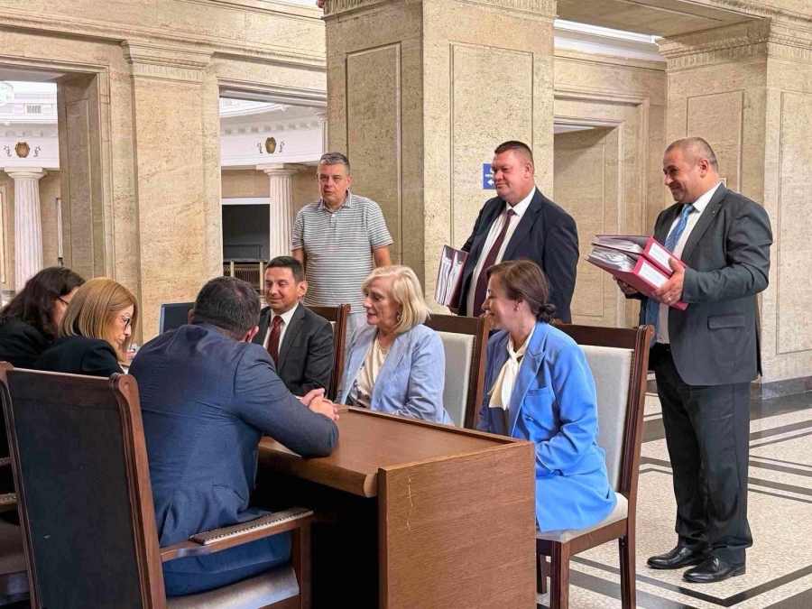 ДПС се регистрира в ЦИК за президентските избори