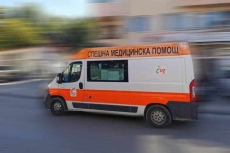 19-годишен водач загина на място, майка и двете й малки деца оцеляха
