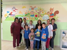 4126,10 евро дариха на Второ педиатрично отделение децата от ОУ „Любен Каравелов“